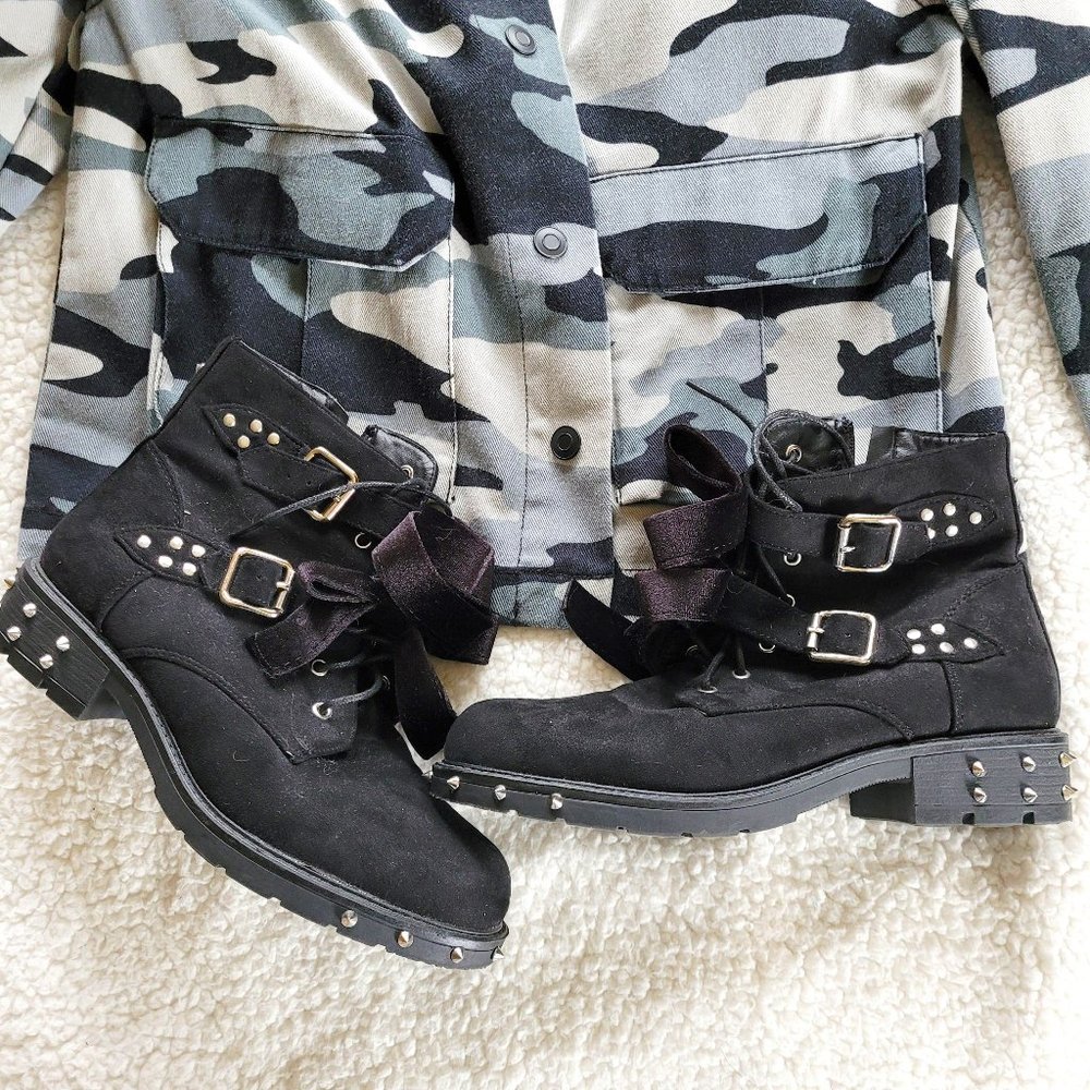 NWOT GLOSSY Stud Embellished Black Combat Boots 40